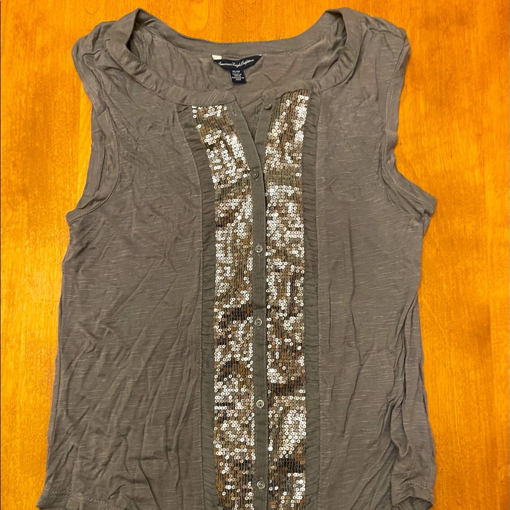 American Eagle top w/sequins
